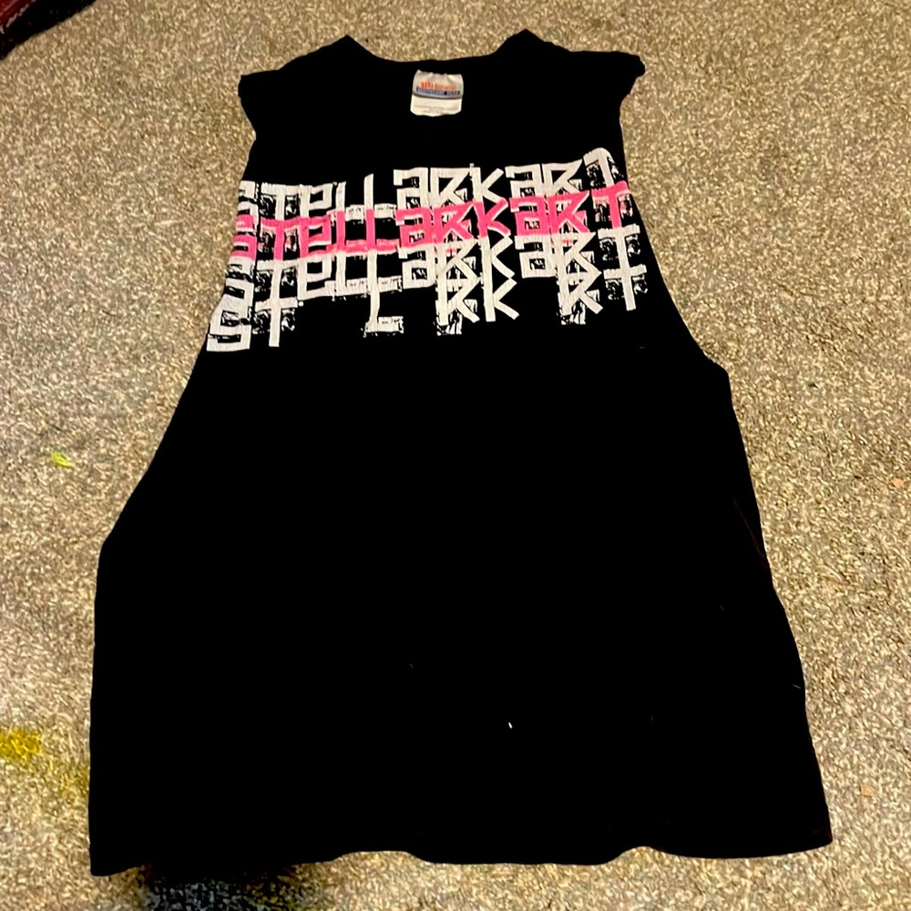 Black muscle shirt
